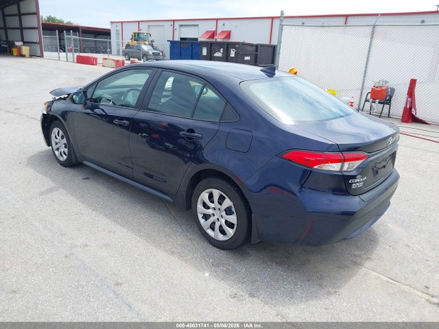 45031741 :رقم المزاد ، 5YFEPMAE3NP356071 vin ، 2022 Toyota Corolla Le مزاد بيع