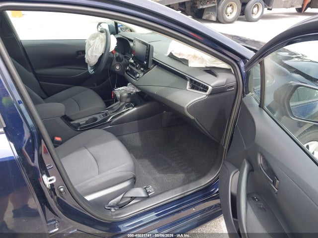 45031741 :رقم المزاد ، 5YFEPMAE3NP356071 vin ، 2022 Toyota Corolla Le مزاد بيع
