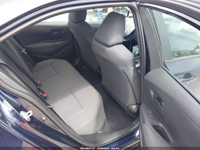 45031741 :رقم المزاد ، 5YFEPMAE3NP356071 vin ، 2022 Toyota Corolla Le مزاد بيع