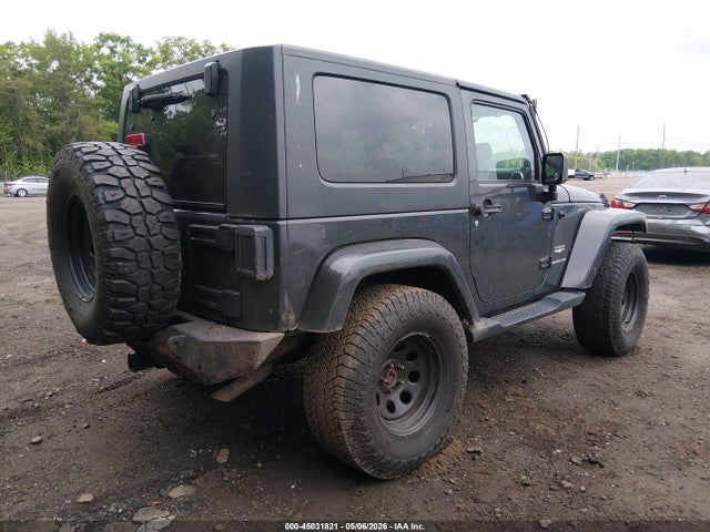 45031821 :رقم المزاد ، 1J4AA5D15AL145787 vin ، 2010 Jeep Wrangler Sahara مزاد بيع