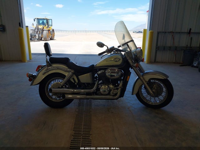 45031832 :رقم المزاد ، JH2RC44771M450162 vin ، 2001 Honda Vt750 Cd2 مزاد بيع