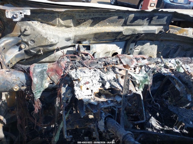2T3JFREV3HW693701 Toyota RAV4 SE