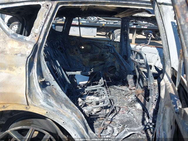 2T3JFREV3HW693701 Toyota RAV4 SE