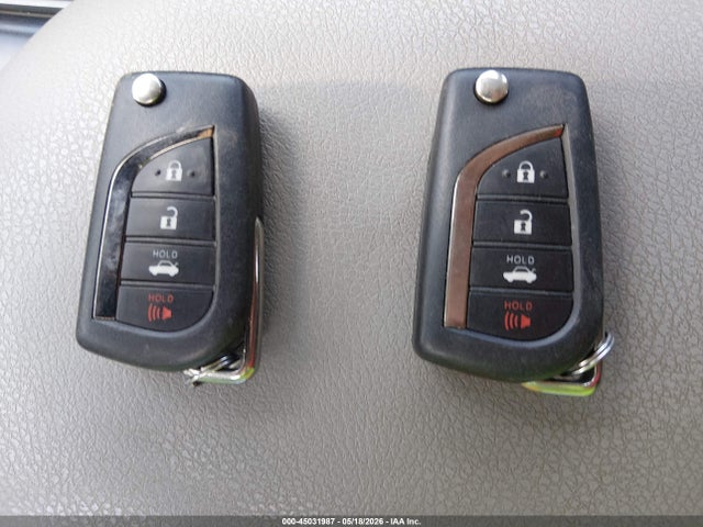 45031987 :رقم المزاد ، 4T1C11AK3LU999450 vin ، 2020 Toyota Camry Le مزاد بيع