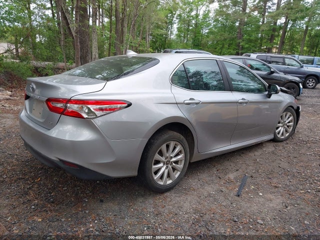 45031987 :رقم المزاد ، 4T1C11AK3LU999450 vin ، 2020 Toyota Camry Le مزاد بيع