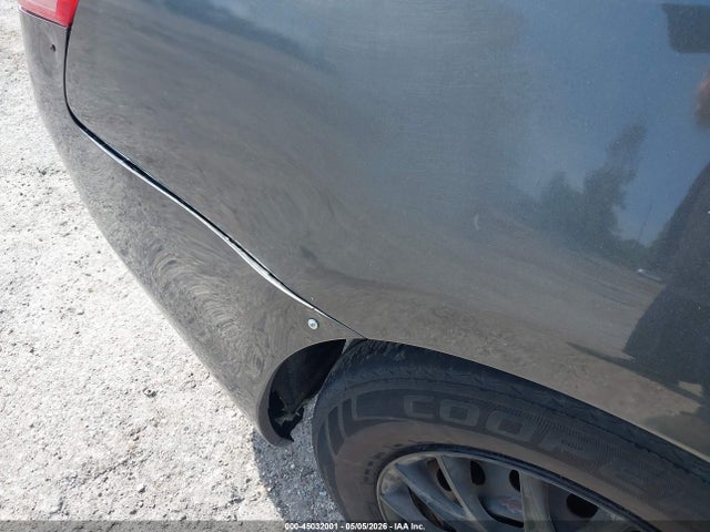 45032001 :رقم المزاد ، 4T1BF3EKXBU177178 vin ، 2011 Toyota Camry Le مزاد بيع