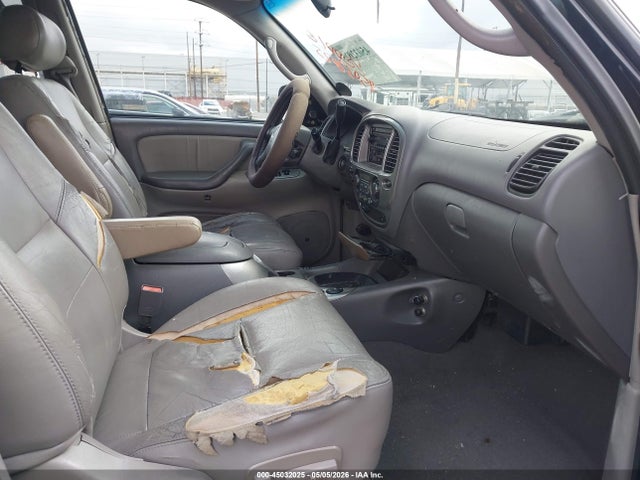 Продажа на аукционе авто 2002 Toyota Sequoia Limited V8, vin: 5TDZT38A52S124133, номер лота: 45032025