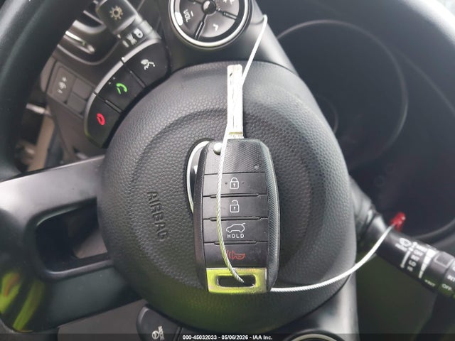 45032033 :رقم المزاد ، KNDJN2A29F7137133 vin ، 2015 Kia Soul مزاد بيع