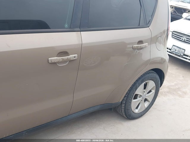 45032033 :رقم المزاد ، KNDJN2A29F7137133 vin ، 2015 Kia Soul مزاد بيع