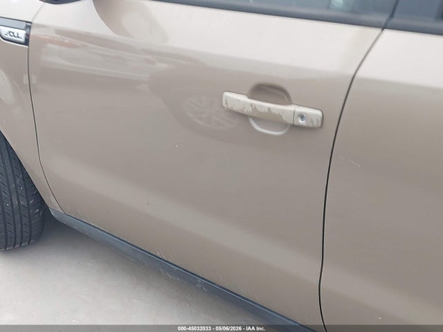 45032033 :رقم المزاد ، KNDJN2A29F7137133 vin ، 2015 Kia Soul مزاد بيع
