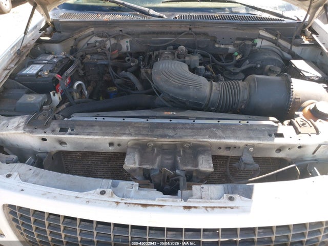 45032043 :رقم المزاد ، 1FMRU17W52LA81215 vin ، 2002 Ford Expedition Eddie Bauer مزاد بيع