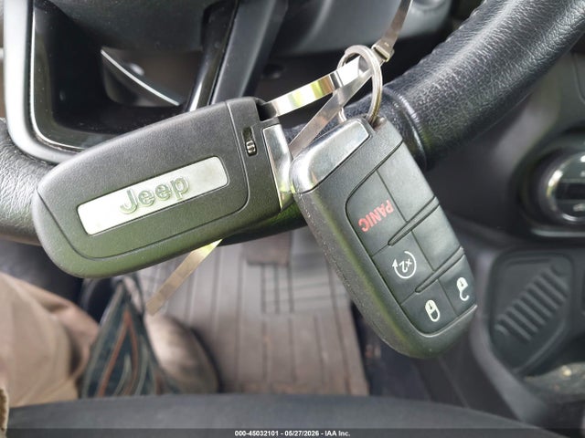 Продажа на аукционе авто 2017 Jeep Renegade Altitude Fwd, vin: ZACCJABB2HPF24125, номер лота: 45032101