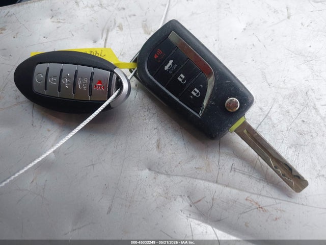 45032249 :رقم المزاد ، 4T1B11HKXJU137468 vin ، 2018 Toyota Camry Se مزاد بيع