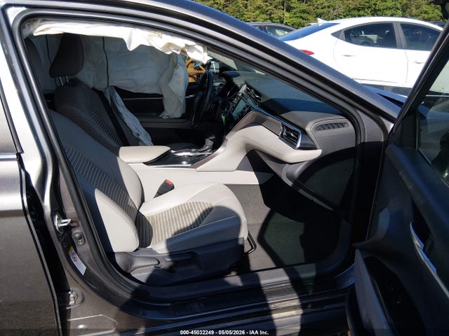 45032249 :رقم المزاد ، 4T1B11HKXJU137468 vin ، 2018 Toyota Camry Se مزاد بيع