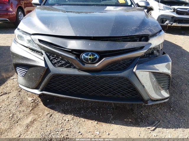 45032249 :رقم المزاد ، 4T1B11HKXJU137468 vin ، 2018 Toyota Camry Se مزاد بيع