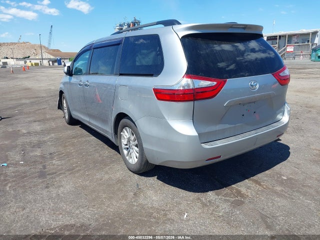 45032296 :رقم المزاد ، 5TDYK3DC8GS713576 vin ، 2016 Toyota Sienna Xle/xle 8 Passenger مزاد بيع