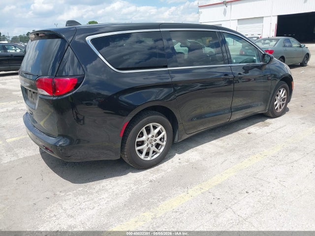 45032381 :رقم المزاد ، 2C4RC1CGXNR105333 vin ، 2022 Chrysler Voyager Lx مزاد بيع