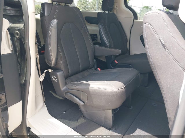 45032381 :رقم المزاد ، 2C4RC1CGXNR105333 vin ، 2022 Chrysler Voyager Lx مزاد بيع