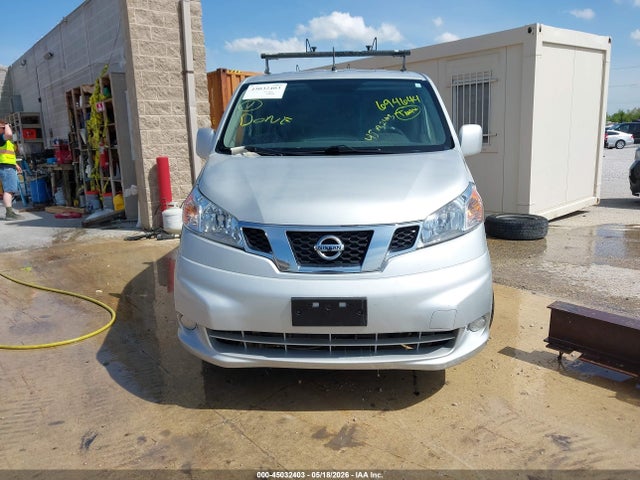 45032403 :رقم المزاد ، 3N6CM0KNXHK694644 vin ، 2017 Nissan Nv200 Sv مزاد بيع