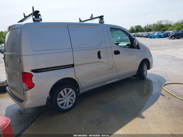 45032403 :رقم المزاد ، 3N6CM0KNXHK694644 vin ، 2017 Nissan Nv200 Sv مزاد بيع