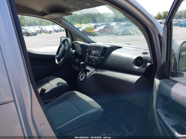 45032403 :رقم المزاد ، 3N6CM0KNXHK694644 vin ، 2017 Nissan Nv200 Sv مزاد بيع
