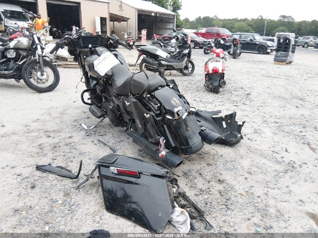 Harley-Davidson FLHXS 2021 1HD1KRP11MB620303 Image 3