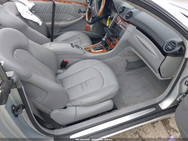 45032546 :رقم المزاد ، WDBTK56F28F255255 vin ، 2008 Mercedes-benz Clk 350 مزاد بيع