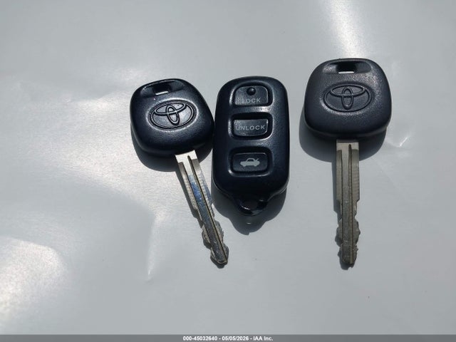 45032640 :رقم المزاد ، 4T1BF30K32U537804 vin ، 2002 Toyota Camry Le V6 مزاد بيع
