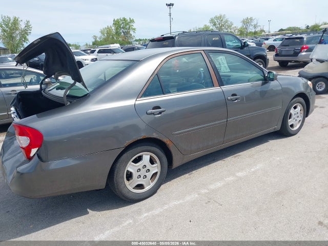 45032640 :رقم المزاد ، 4T1BF30K32U537804 vin ، 2002 Toyota Camry Le V6 مزاد بيع