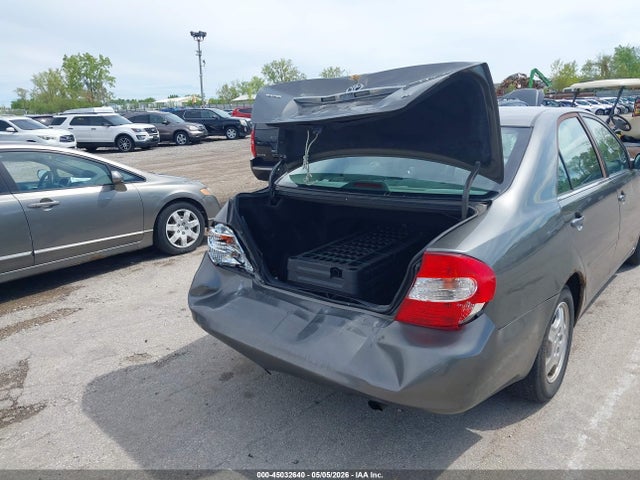 45032640 :رقم المزاد ، 4T1BF30K32U537804 vin ، 2002 Toyota Camry Le V6 مزاد بيع