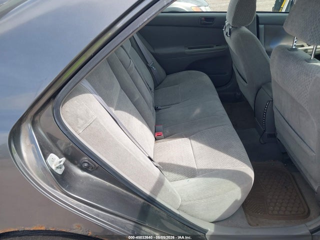 45032640 :رقم المزاد ، 4T1BF30K32U537804 vin ، 2002 Toyota Camry Le V6 مزاد بيع