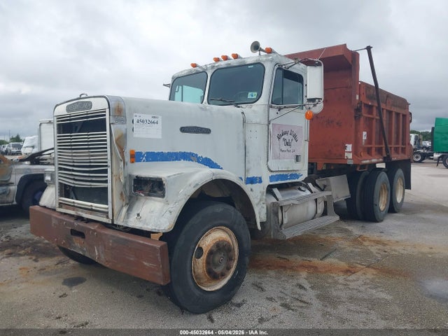45032664 :رقم المزاد ، 1FUP2CYBXJH331700 vin ، 1988 Freightliner Conventional Fld120 مزاد بيع