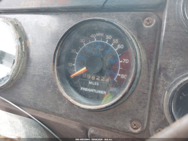 45032664 :رقم المزاد ، 1FUP2CYBXJH331700 vin ، 1988 Freightliner Conventional Fld120 مزاد بيع