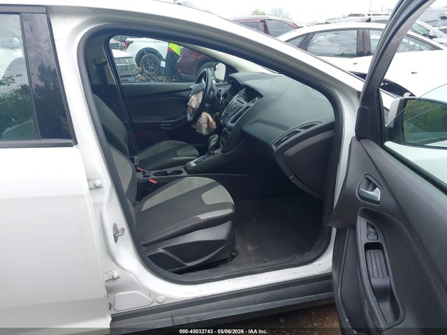 45032743 :رقم المزاد ، 1FADP3F26EL235098 vin ، 2014 Ford Focus Se مزاد بيع
