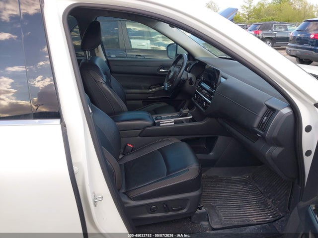 45032752 :رقم المزاد ، 5N1DR3CC9PC219977 vin ، 2023 Nissan Pathfinder Sl 4wd مزاد بيع
