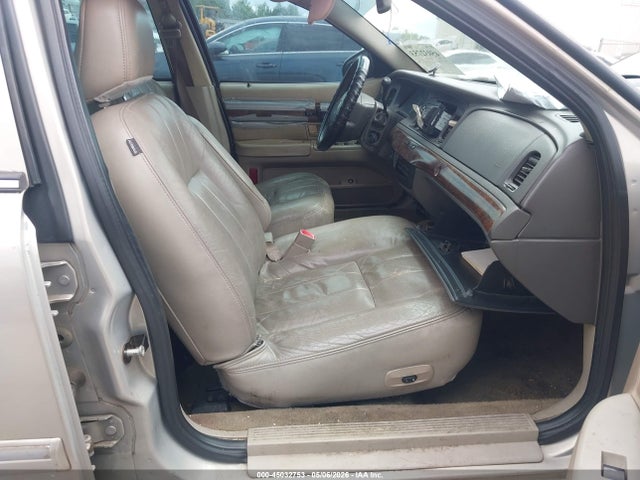 45032753 :رقم المزاد ، 2MEHM75V39X622528 vin ، 2009 Mercury Grand Marquis Ls (fleet Only) مزاد بيع