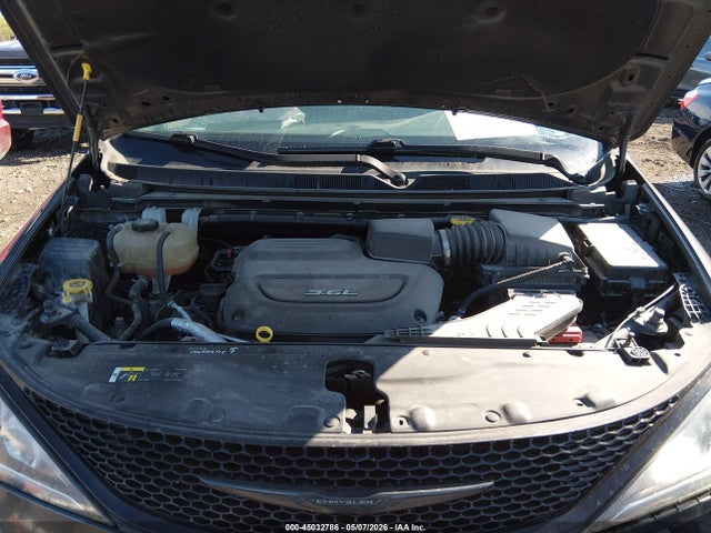 45032786 :رقم المزاد ، 2C4RC1FGXJR350770 vin ، 2018 Chrysler Pacifica Touring Plus مزاد بيع