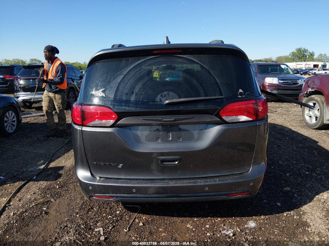 45032786 :رقم المزاد ، 2C4RC1FGXJR350770 vin ، 2018 Chrysler Pacifica Touring Plus مزاد بيع