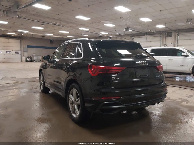 2021 Audi Q3 Premium Plus 45 Tfsi S Line Quattro Tiptronic მანქანა იყიდება აუქციონზე, vin: WA1EECF31M1056730, აუქციონის ნომერი: 45032795