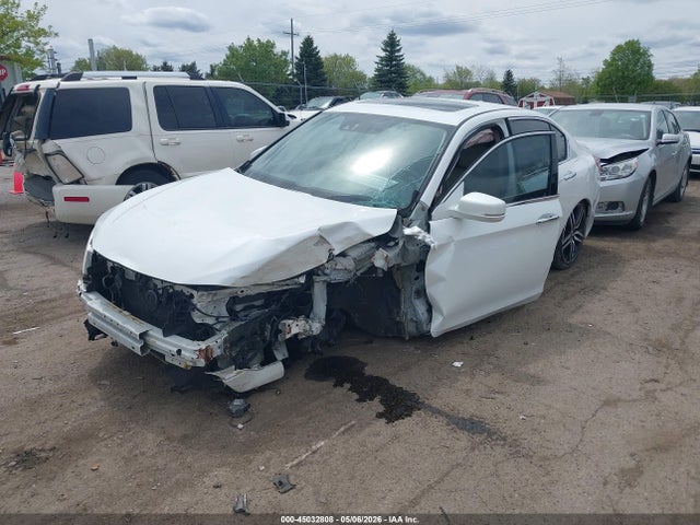 2016 Honda Accord Touring მანქანა იყიდება აუქციონზე, vin: 1HGCR3F98GA014521, აუქციონის ნომერი: 45032808