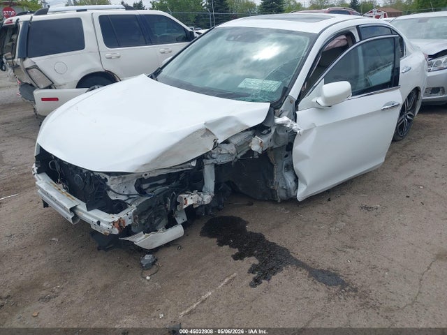 2016 Honda Accord Touring მანქანა იყიდება აუქციონზე, vin: 1HGCR3F98GA014521, აუქციონის ნომერი: 45032808