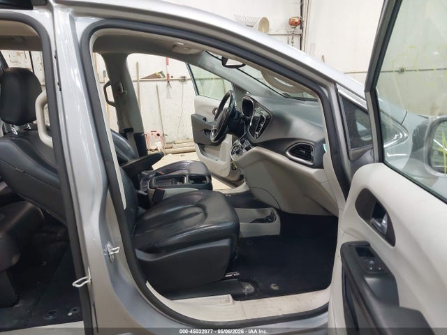 Продаж на аукціоні авто 2019 Chrysler Pacifica Touring L, vin: 2C4RC1BG1KR549777, номер лоту: 45032877
