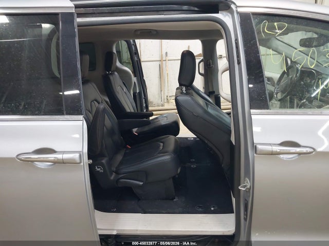 Продаж на аукціоні авто 2019 Chrysler Pacifica Touring L, vin: 2C4RC1BG1KR549777, номер лоту: 45032877
