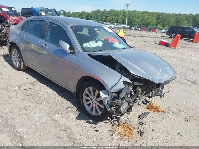 2013 Chrysler 200 Touring მანქანა იყიდება აუქციონზე, vin: 1C3CCBBB9DN693923, აუქციონის ნომერი: 45032884