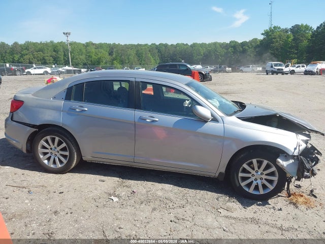 2013 Chrysler 200 Touring მანქანა იყიდება აუქციონზე, vin: 1C3CCBBB9DN693923, აუქციონის ნომერი: 45032884
