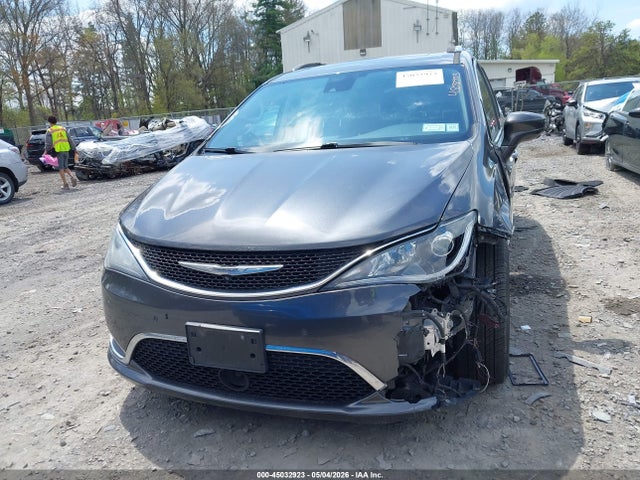 2018 Chrysler Pacifica Touring L Plus მანქანა იყიდება აუქციონზე, vin: 2C4RC1EG1JR351095, აუქციონის ნომერი: 45032923