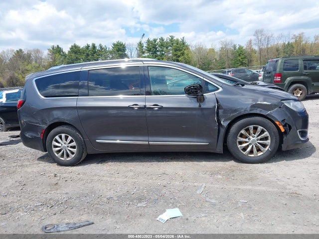 2018 Chrysler Pacifica Touring L Plus მანქანა იყიდება აუქციონზე, vin: 2C4RC1EG1JR351095, აუქციონის ნომერი: 45032923