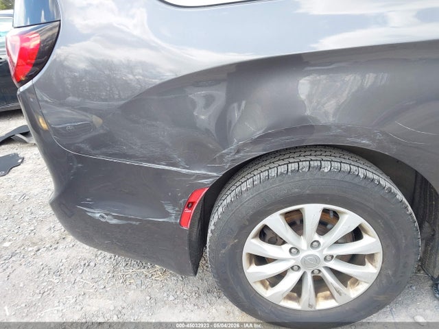 2018 Chrysler Pacifica Touring L Plus მანქანა იყიდება აუქციონზე, vin: 2C4RC1EG1JR351095, აუქციონის ნომერი: 45032923