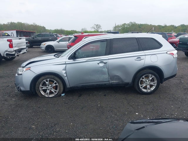 2015 Mitsubishi Outlander Se მანქანა იყიდება აუქციონზე, vin: JA4AZ3A32FZ003209, აუქციონის ნომერი: 45032932