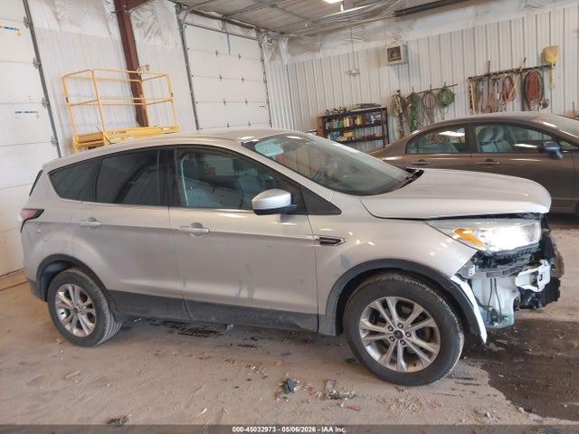 45032973 :رقم المزاد ، 1FMCU0GD7HUB90986 vin ، 2017 Ford Escape Se مزاد بيع